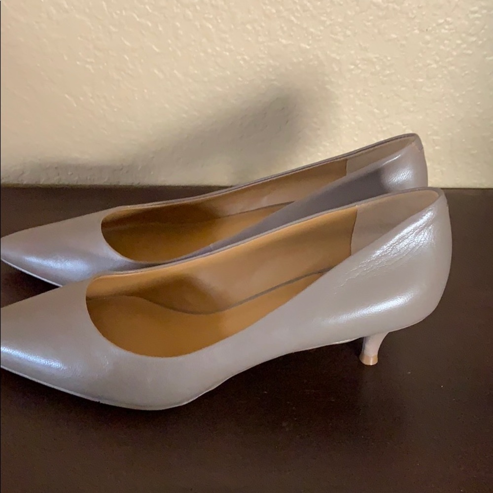 Nine West bone color kitten heels sz 8 NEW